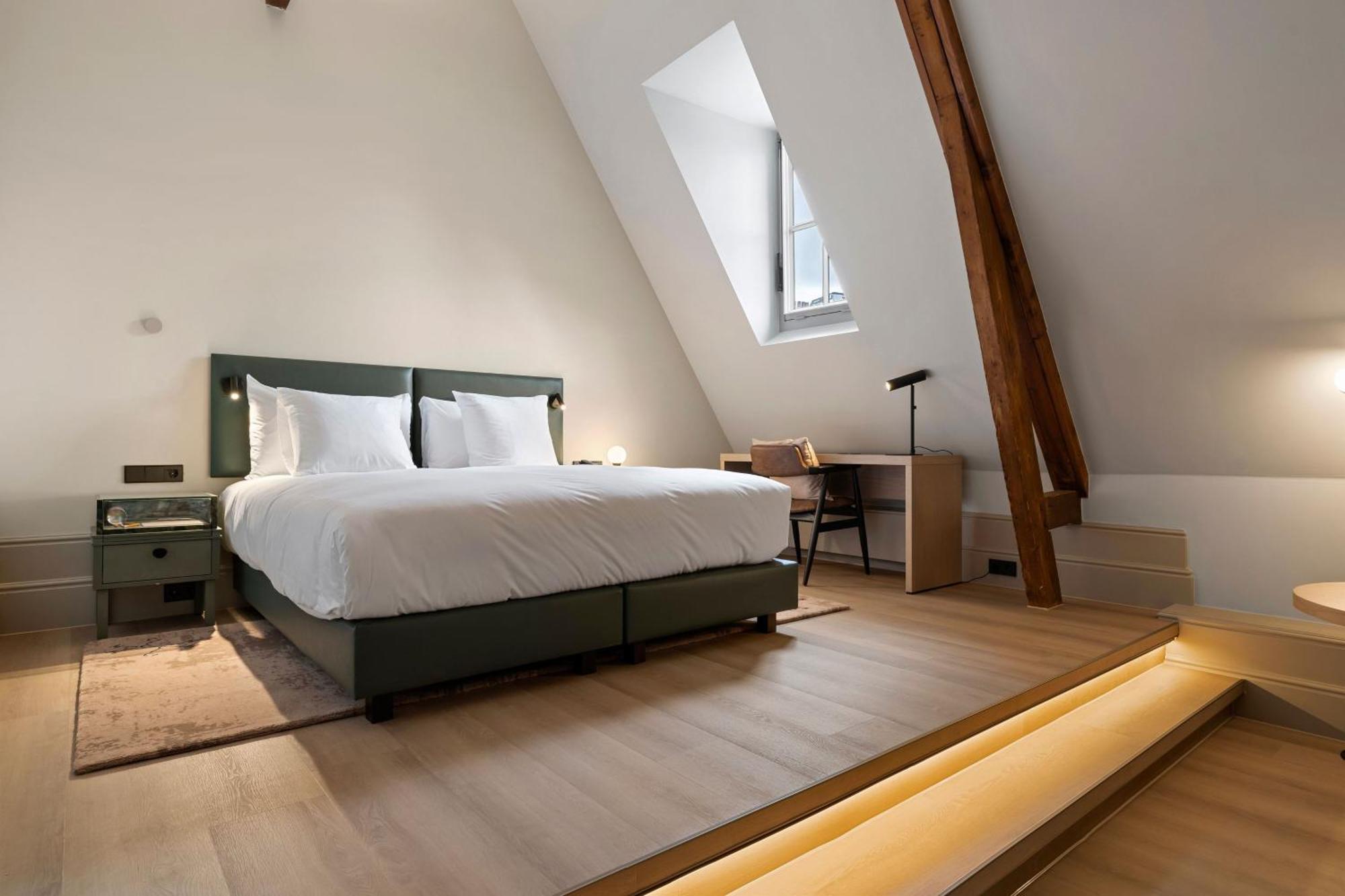 Hotel The College 5*